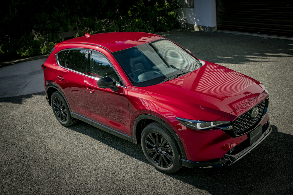 改良新型マツダCX-5 XDスポーツアピアランスの用品装着車(ソウルレッドメタリック)