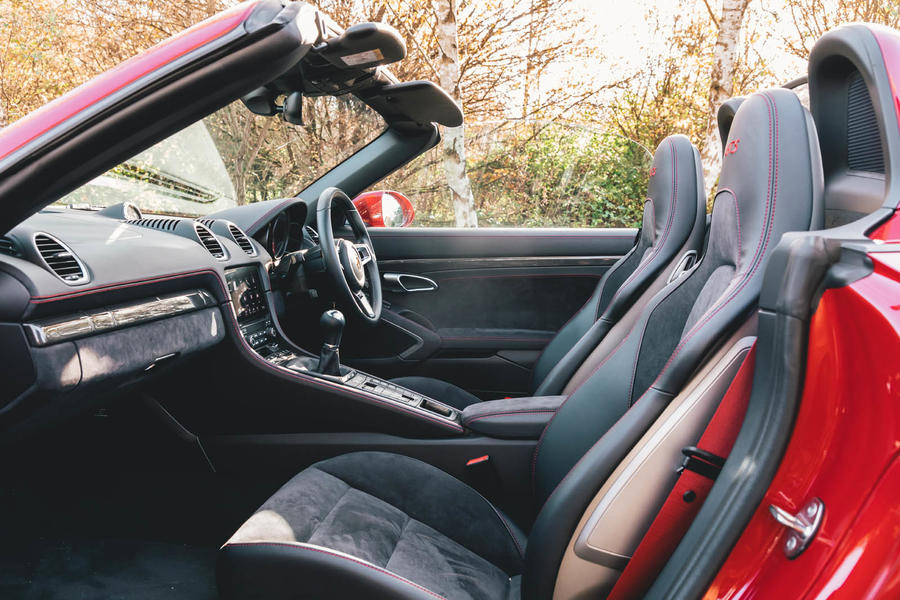 ポルシェ718ボクスター GTS 4.0(英国仕様)