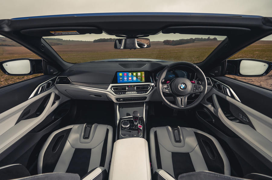 BMW M4 コンペティション M xドライブ・コンバーチブル（英国仕様）