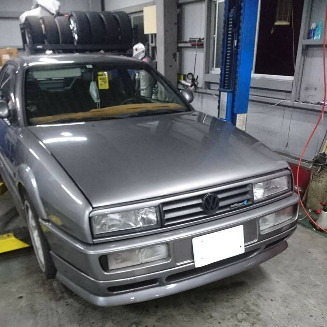 VWコラード車高調交換 ルックスと走りを両立したKW Version 1
