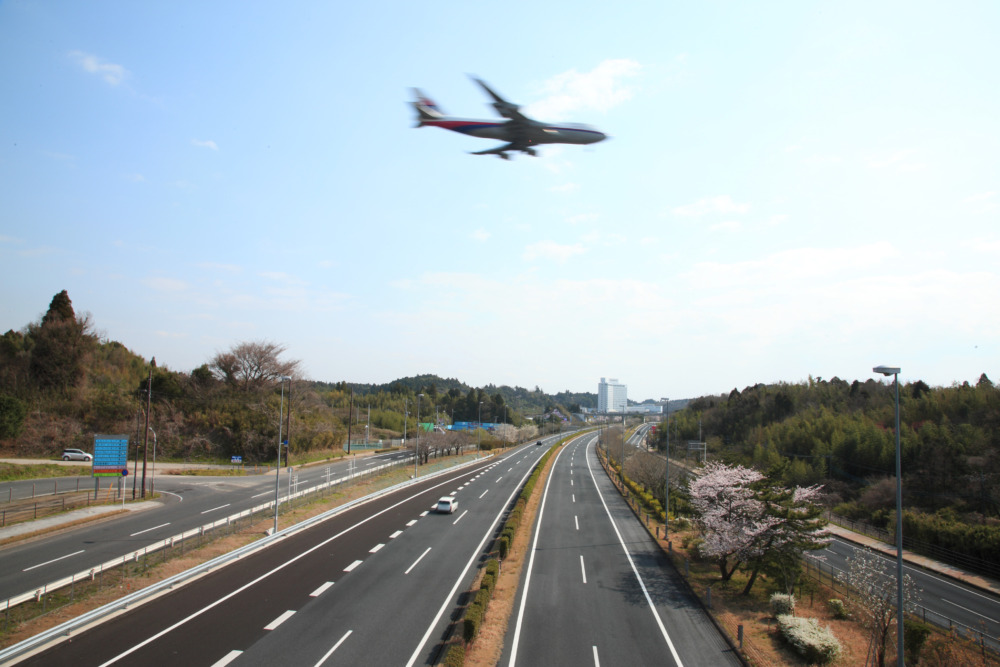 東関東自動車道のイメージ図。「四街道IC」付近～「成田JCT」付近で試験的に制限速度を引き上げる。