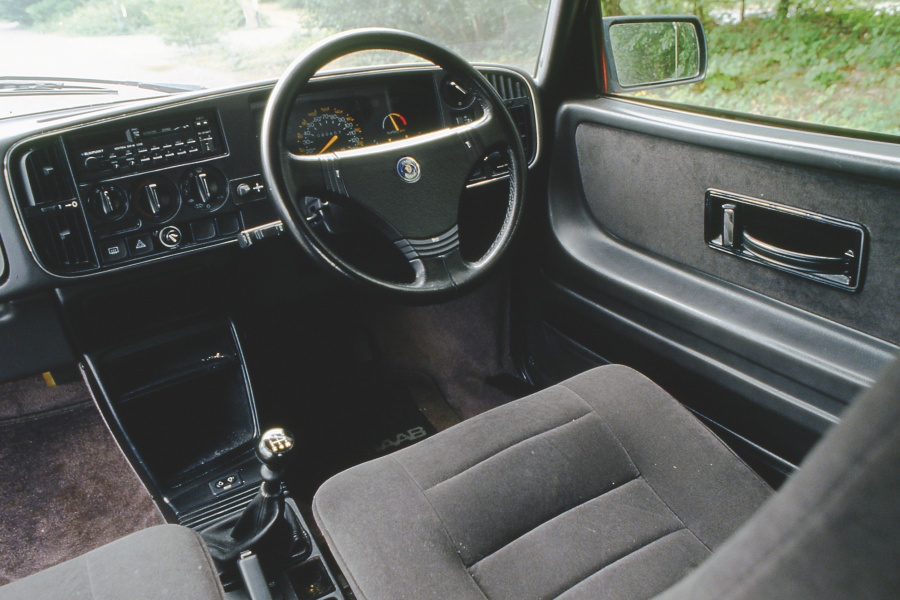 サーブ900 ターボ（1978〜1994年／英国仕様）