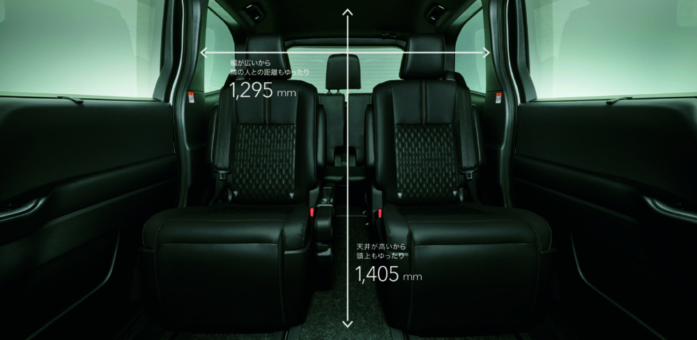 新型ノア/ヴォクシーでは天井付近の室内幅が70mm増しているが、これも車体設計を3ナンバーとした賜物なのだ。