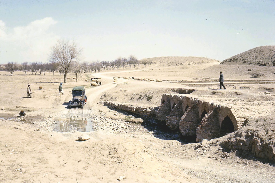 オーストラリアから英国を目指した、フォード・モデルAでの旅の様子：アフガニスタン・カンダハールへの道