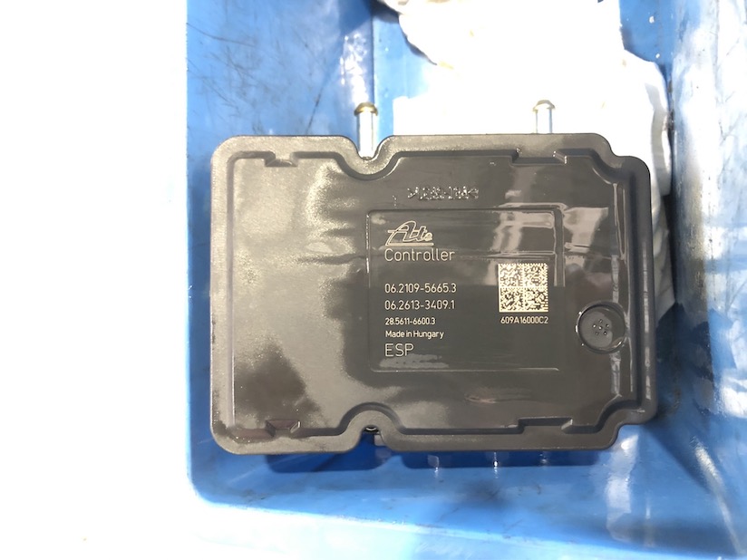 87%OFF!】 中古部品 デリカD5 CV4W ABSアクチュエーター fawe.org