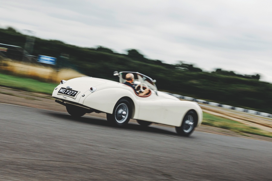 ジャガーXK120（1948〜1954年／英国仕様）