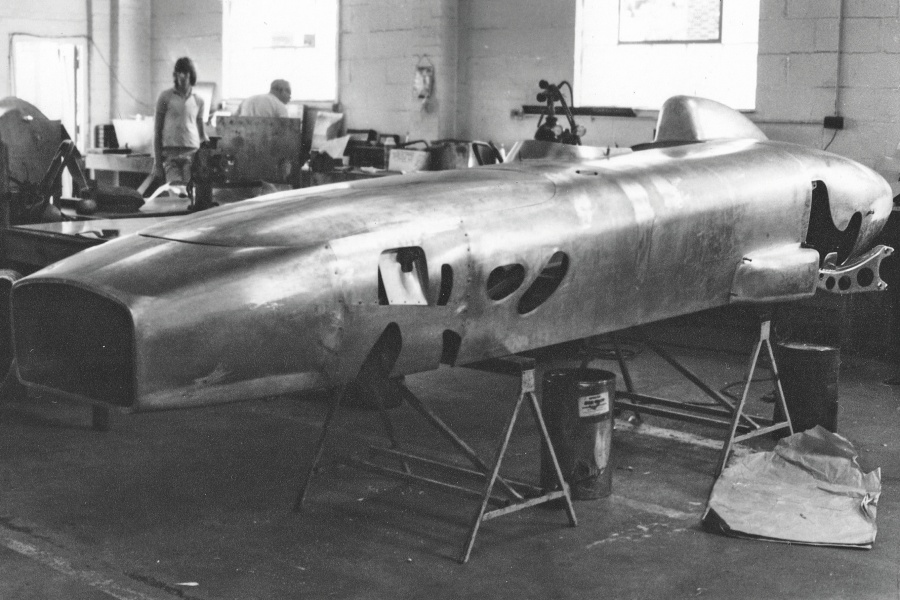 ベントレーT1シャシー・スペシャル・レーサーの製作時の様子