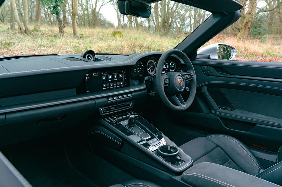 ポルシェ911 タルガ4 GTS（英国仕様）