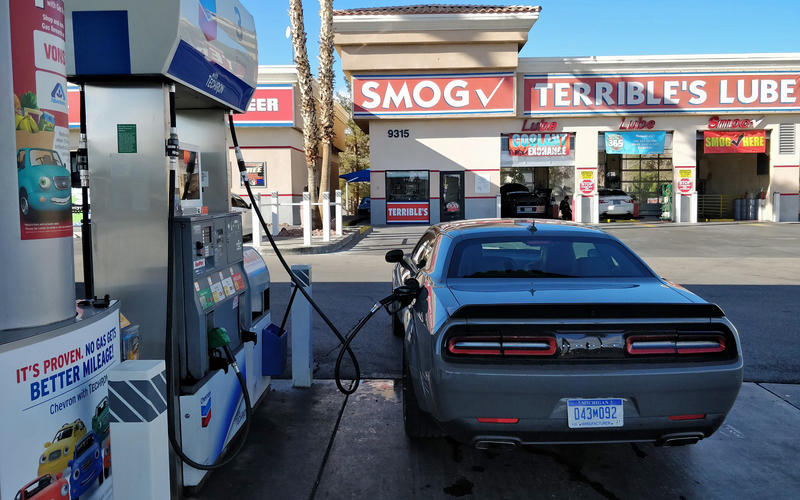 軽油を「軽自動車用の燃料」と勘違いしてしまうケースもあるという。間違って入れてしまっても、エンジンは回さないように。