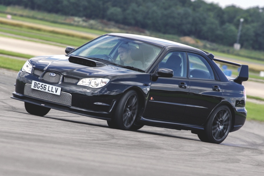 スバル・インプレッサ WRX STI（2代目／2000〜2007年／英国仕様）