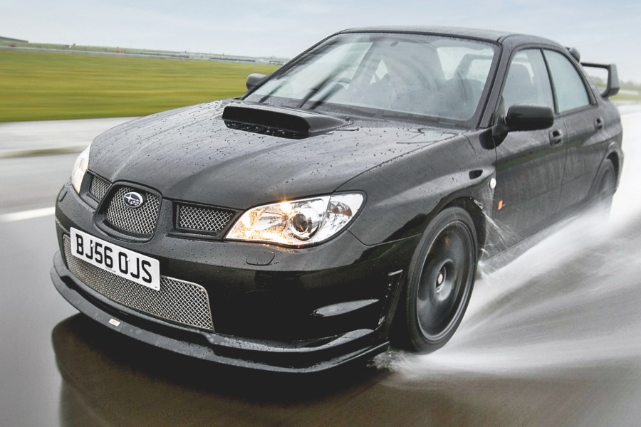 スバル・インプレッサ WRX STI（2代目／2000〜2007年／英国仕様）