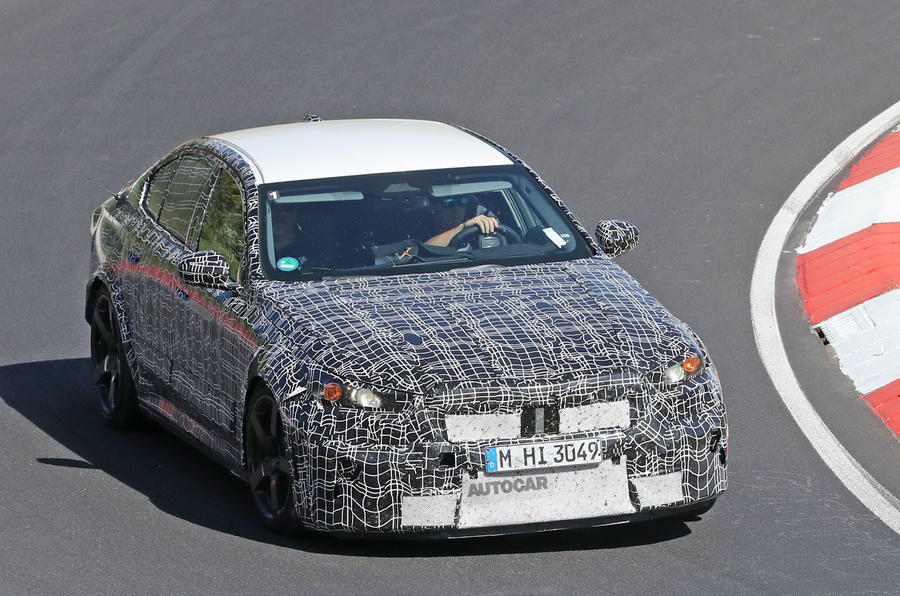 開発中の次期BMW M5と思われるプロトタイプ