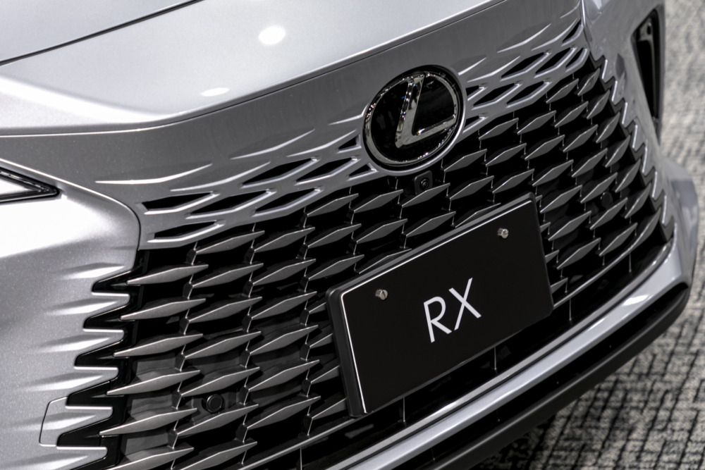レクサスRX450h+(プロトタイプ/ソニックイリジウム)