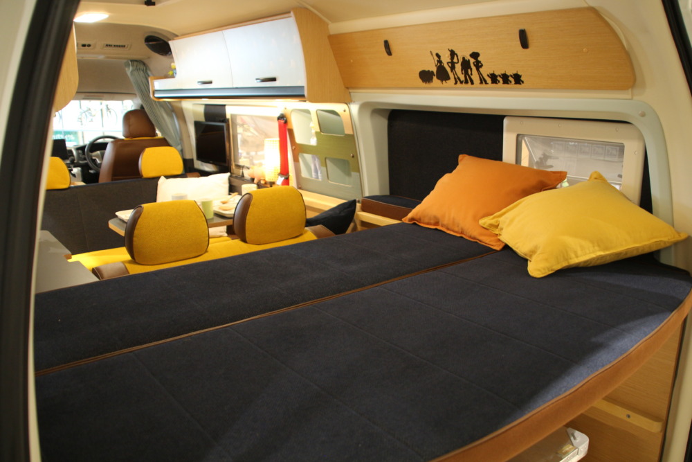 トイズボックス95の常設ベッドは、長さ2040×幅1750mm。　(C)Disney/Pixar