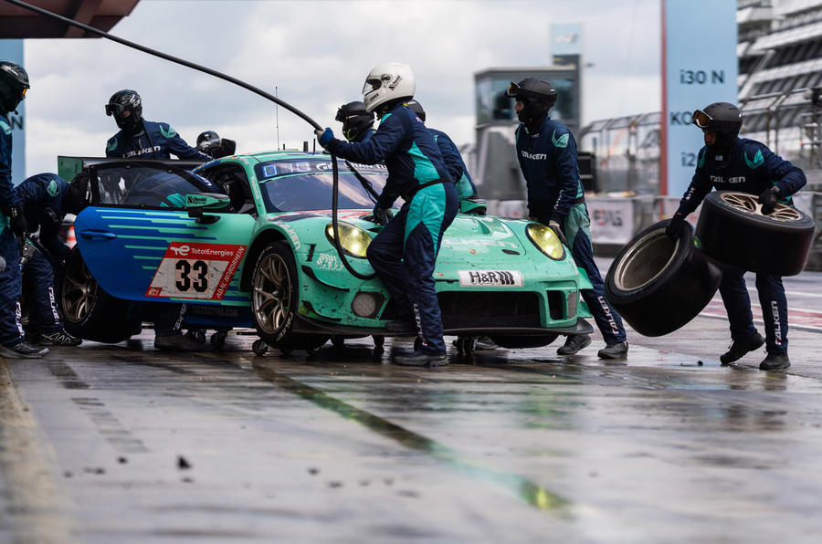 ファルケン・モータースポーツのポルシェ911 GT3 R