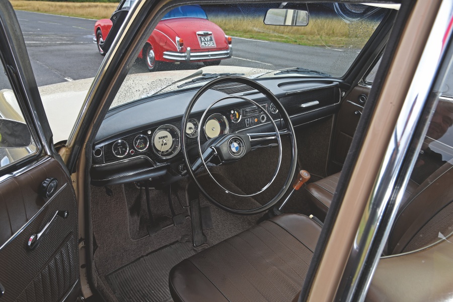 BMW 1800（1963〜1972年／英国仕様）