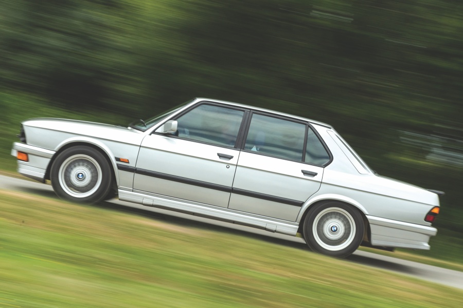BMW M5（E28型／1984〜1988年／英国仕様）