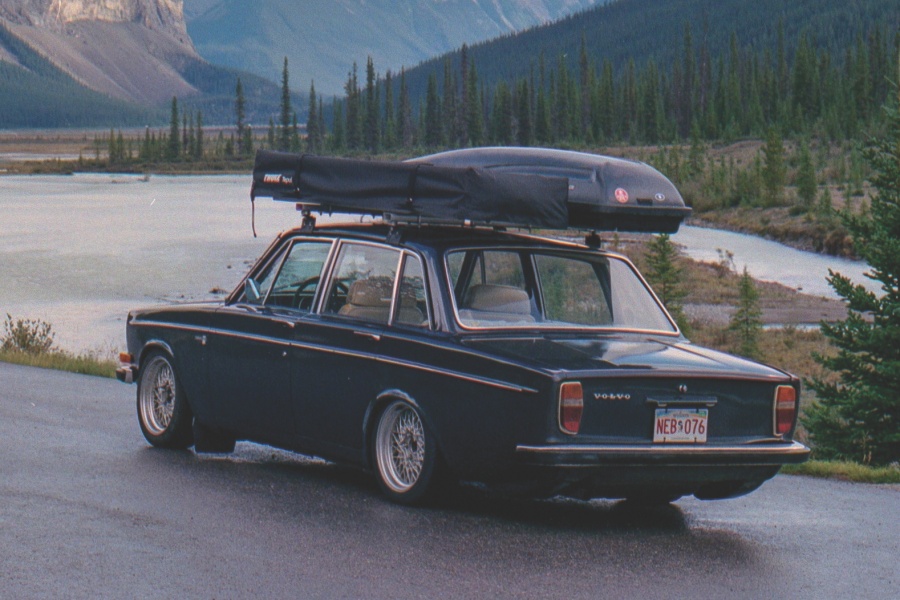 1969年式ボルボ144Sでカナダ・トゥクトヤクトゥクを目指す旅の様子