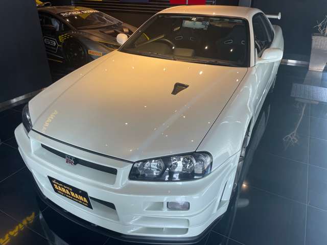 販売されている日産スカイラインGT-R（R34）VスペックIIニュル