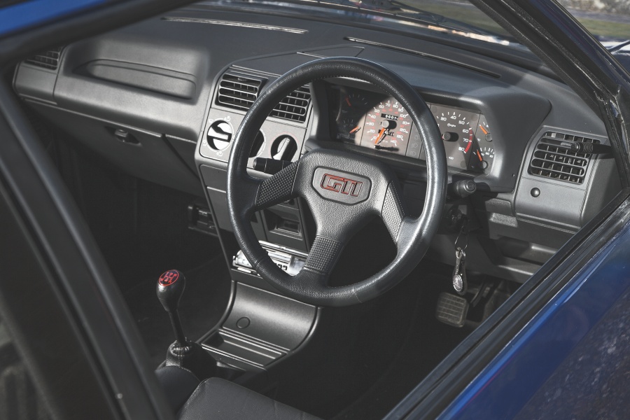 プジョー205 GTi（1984〜1998年／英国仕様）