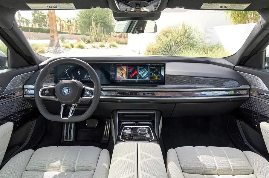 BMW i7 xドライブ60（北米仕様）