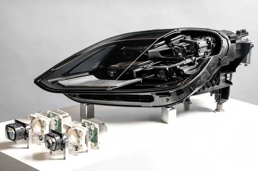 ポルシェが新たに開発したヘッドライトは、2023年より市販車に導入される予定とのこと。