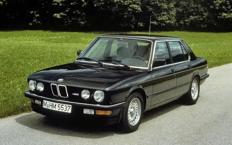 BMW M5（1985年）