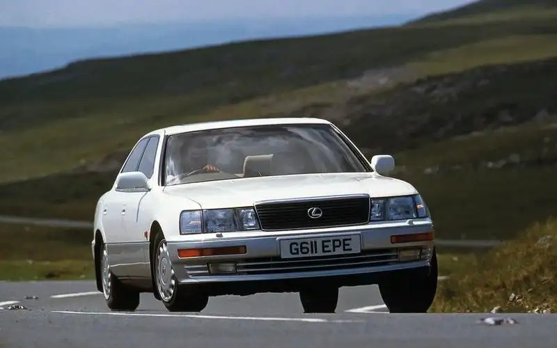 レクサスLS400