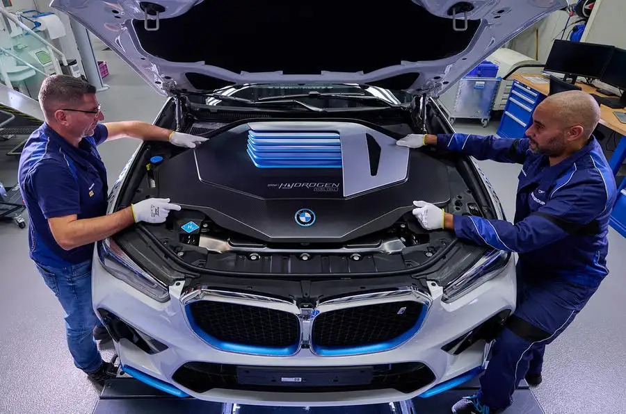 トヨタの燃料電池を使用したBMWのテスト車両「iX5ハイドロゲン」