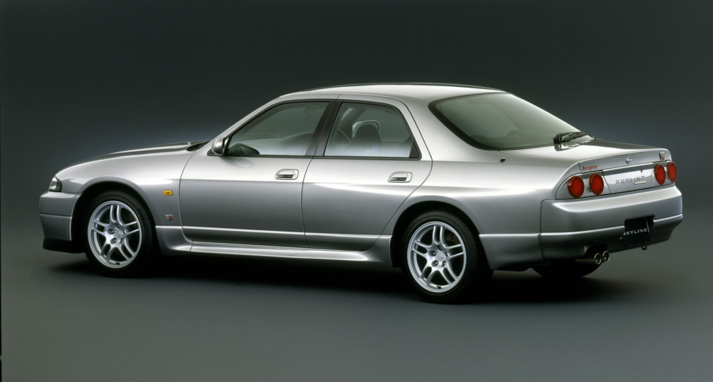 4ドア版R33 GT-Rは422台の限定生産車