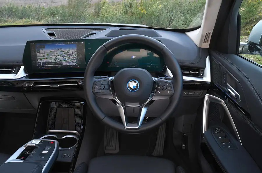 BMW iX1 xドライブ30 xライン（英国仕様）