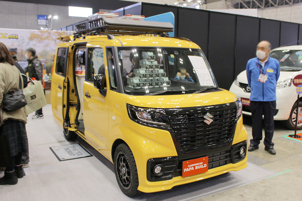 軽商用については、キャンピングカーのベース車という需要も昨今は見逃せない。写真は、スズキ・スペーシア・ベースをキャンパーにしたパパビルドの「フェイバリット・ボックス・アクティブ」。