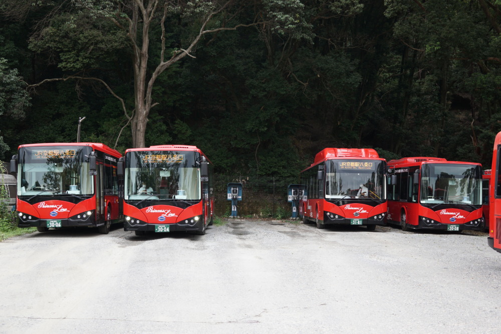 京都府のプリンセスラインバスは多くのK9を保有。使用休止することなく通常どおり運行している。