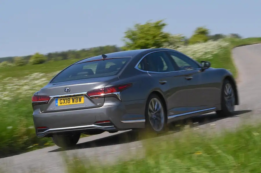 レクサスLS 500h AWD（XF50／英国仕様）