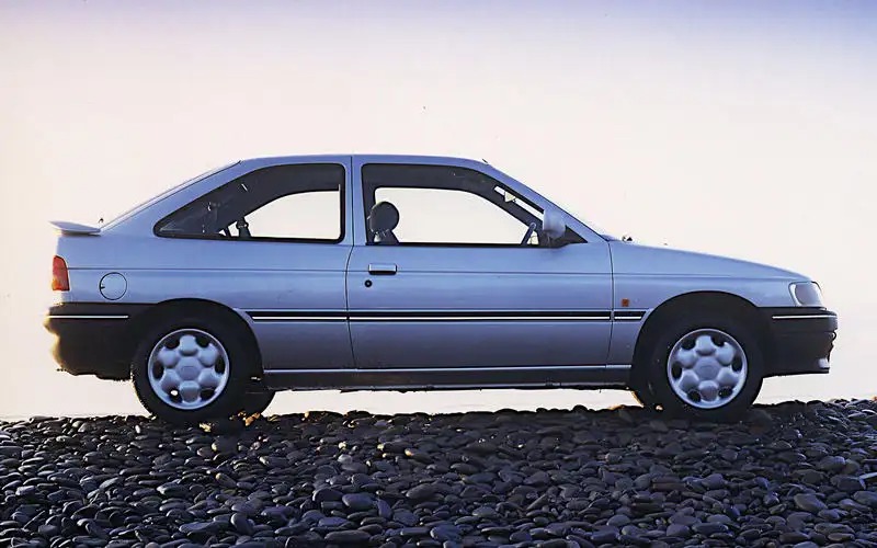 フォード・エスコートMk5（1990年～1992年）
