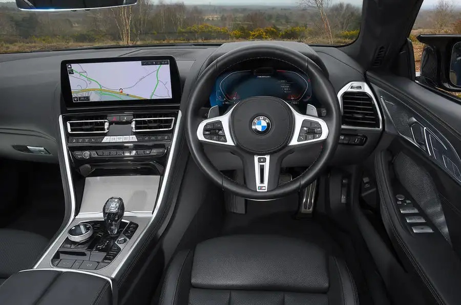 BMW M850i xドライブ・カブリオレ（英国仕様）