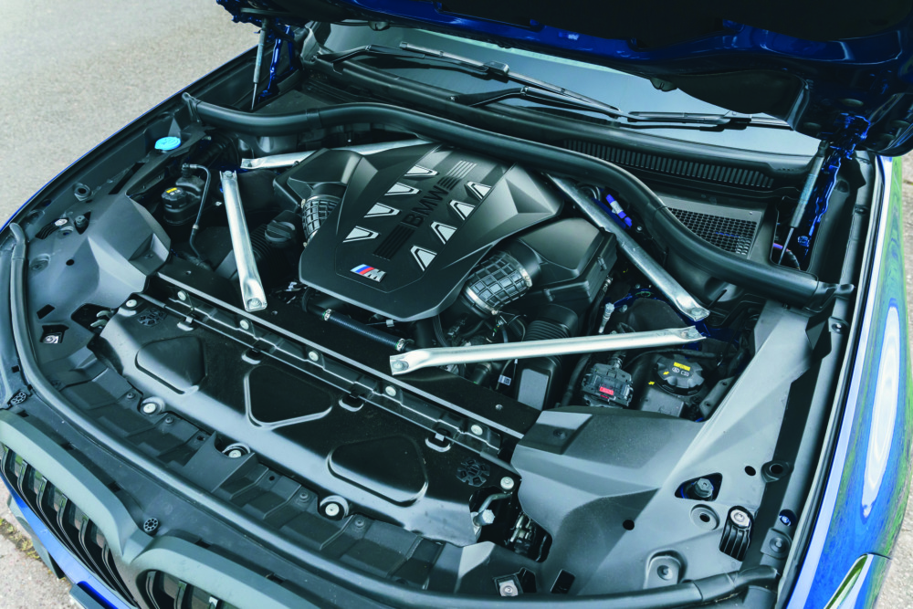 M60iのS68型V8は、これがデビューとなる新ユニット。おそらく、さらなるハイチューン版が次期M5に搭載される。