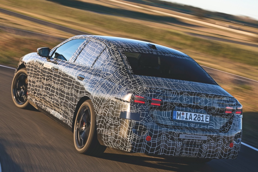 BMW i5 プロトタイプ