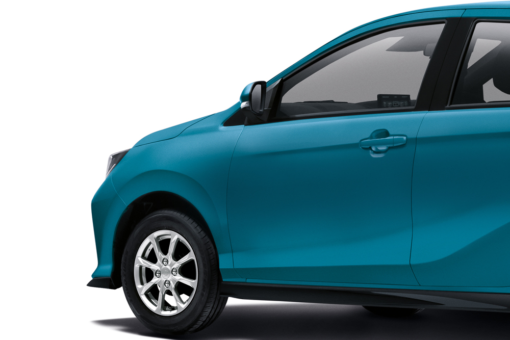 マレーシア市場向けの5人乗り小型車「プロデュア・アジア(AXIA)」。2月の生産開始以来、1.1万台を販売している。