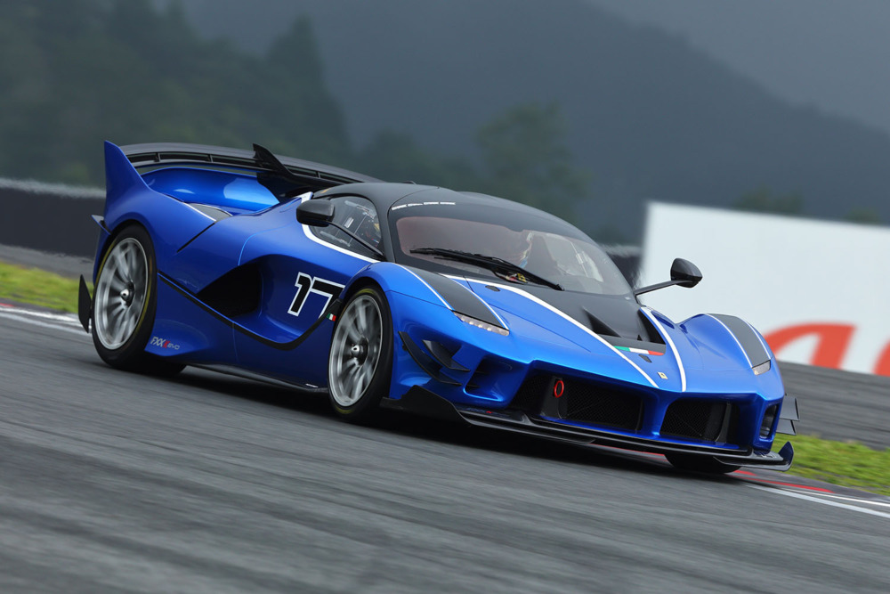 XXプログラムには最新のフェラーリFXX K EVOからフェラーリ599XX、フェラーリFXXが豪快な走りを披露した。