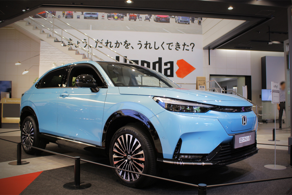 ホンダは、ヨーロッパ市場では、この秋に写真の電気自動車「ホンダe：Ny1」を発売する。現地では、ホンダeに続く第2のホンダのEVだ。
