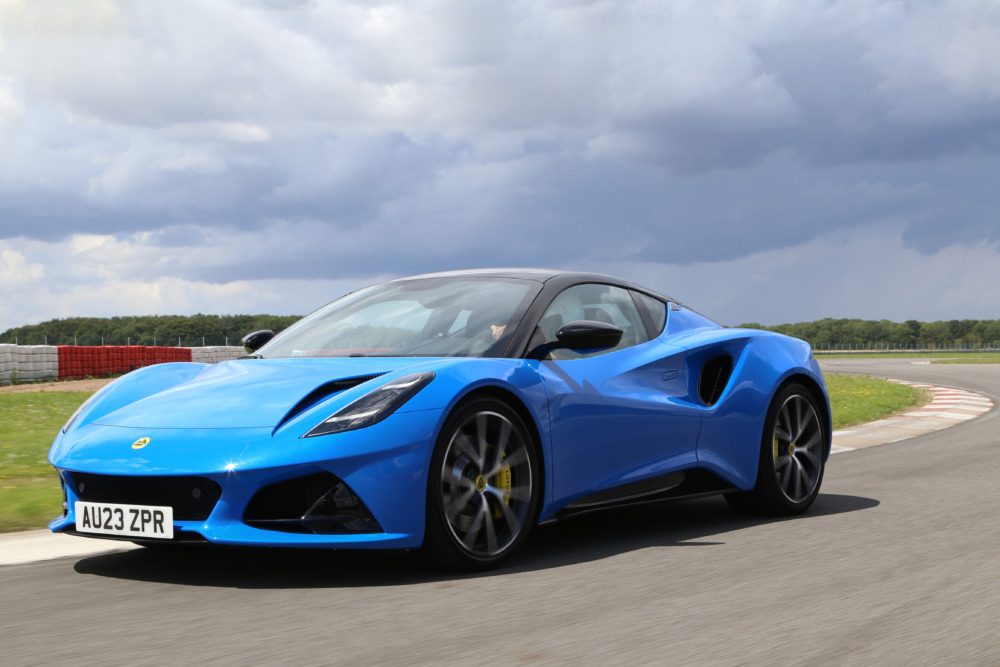 待望の2L直列4気筒 ロータス・エミーラ 英国で乗ってきた - AUTOCAR JAPAN
