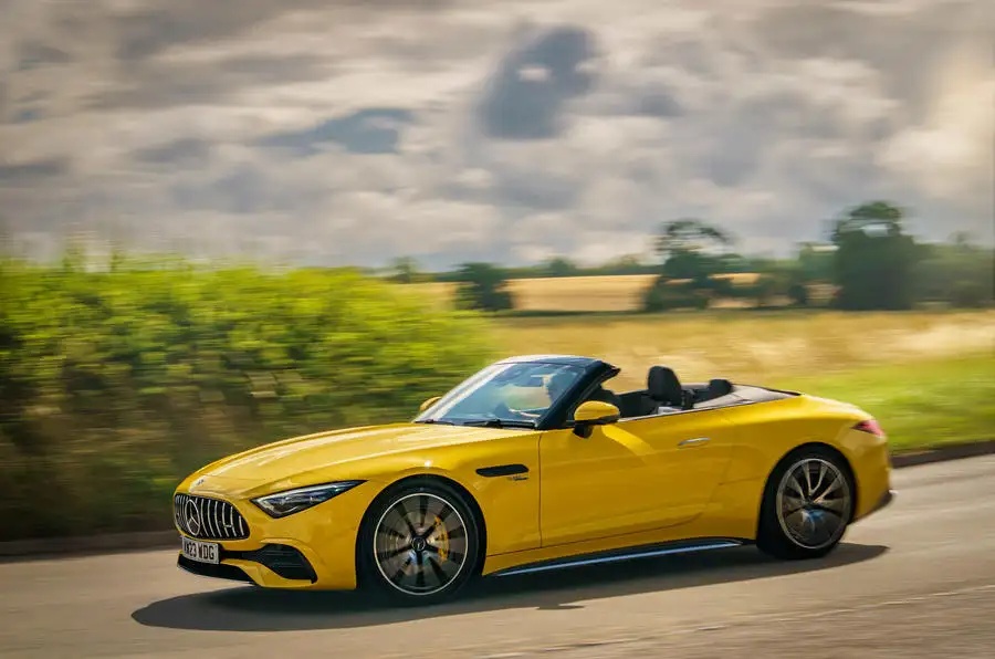 メルセデスAMG SL 43 ツーリング（英国仕様）