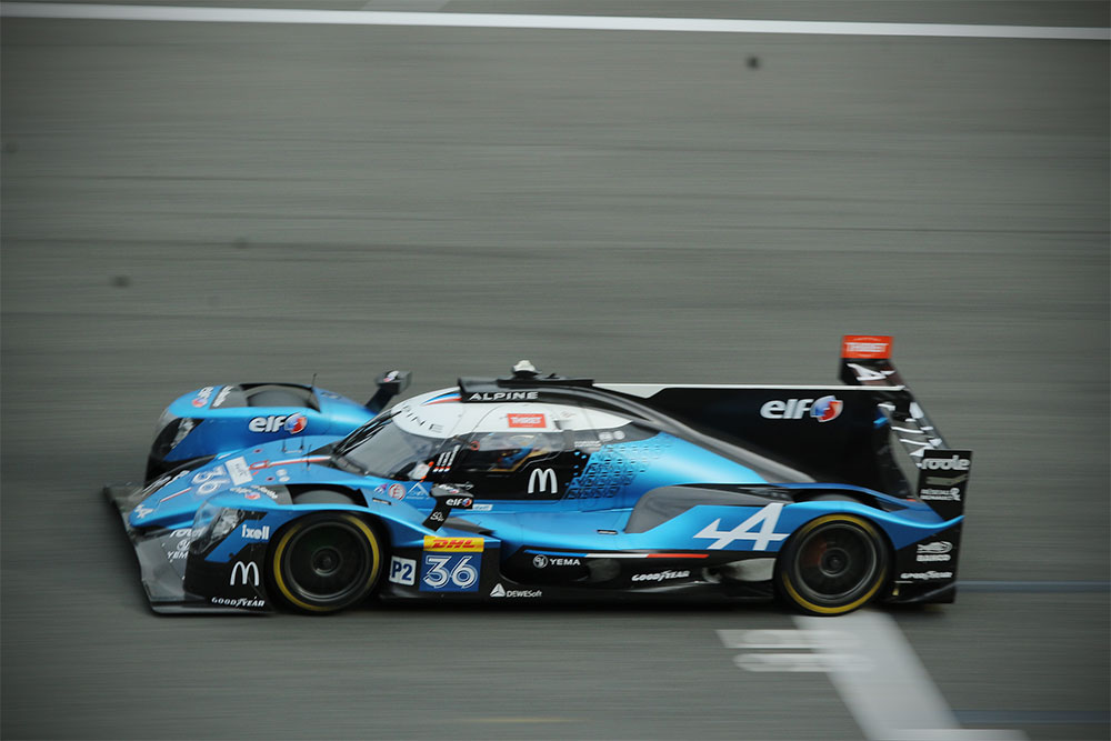 LMP2クラスにタイヤをワンメイク供給するのがグッドイヤー。写真はアルピーヌ エルフ チームの36号車だ。「EAGLE」と黄色でペイントされたドライタイヤを履いている。