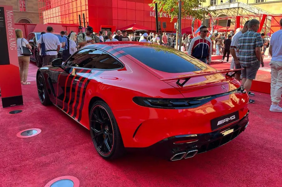 IAAモビリティ 2023で披露された、新型メルセデスAMG GT プラグインHV