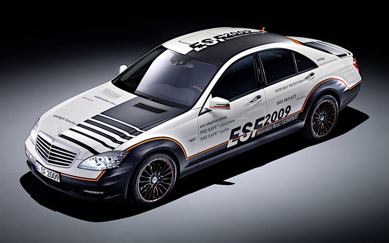 メルセデス・ベンツESF 2009 安全実験車(2009年)