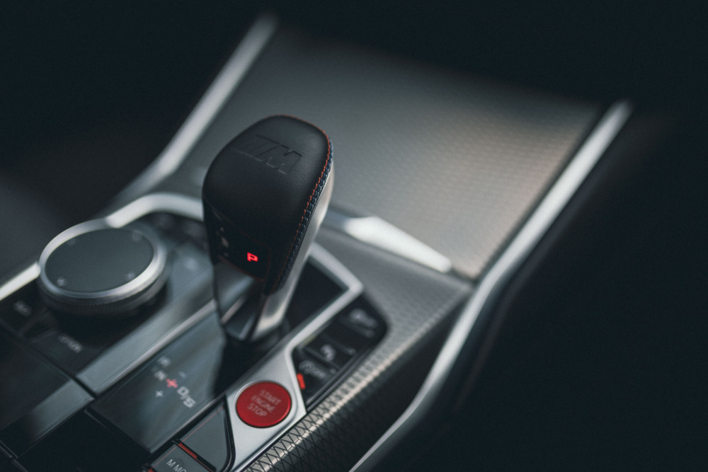 BMW M2クーペ(8速AT)