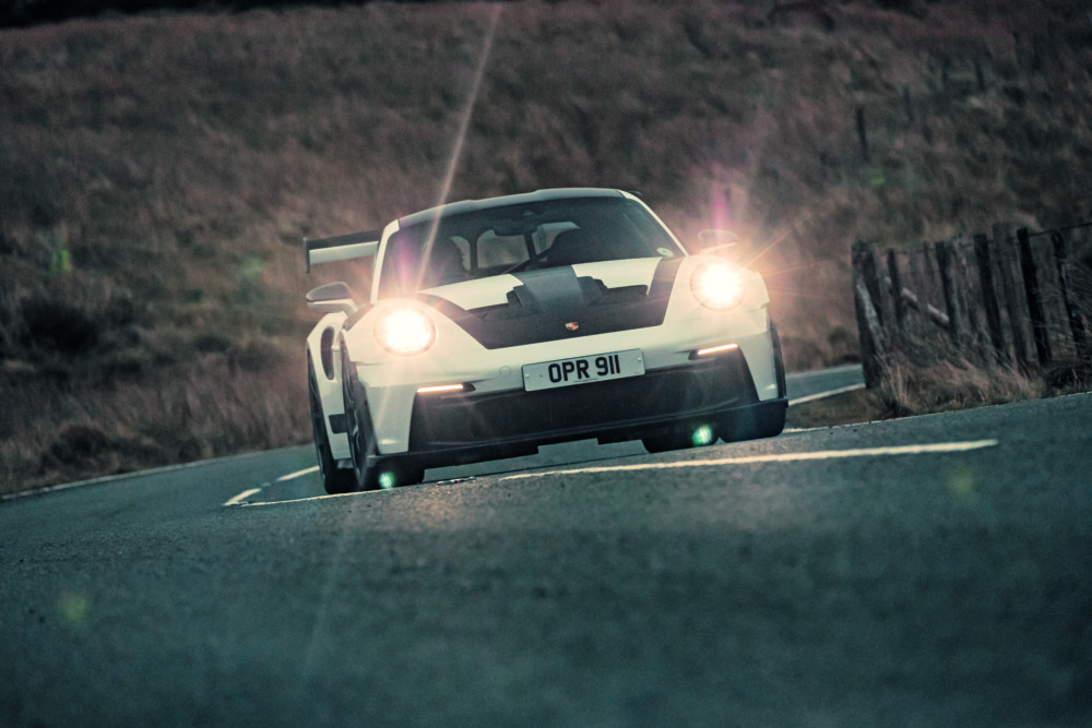 直線加速はライバルに及ばないが、GT3 RSはそれだけで実力を測れるクルマではない。