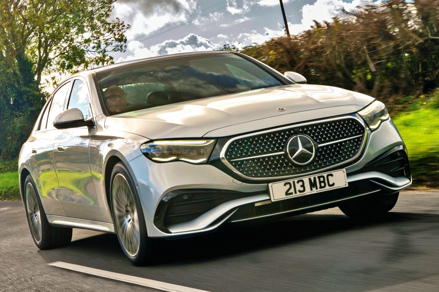 メルセデス・ベンツ E 220D AMGライン・プレミアムプラス(英国仕様)