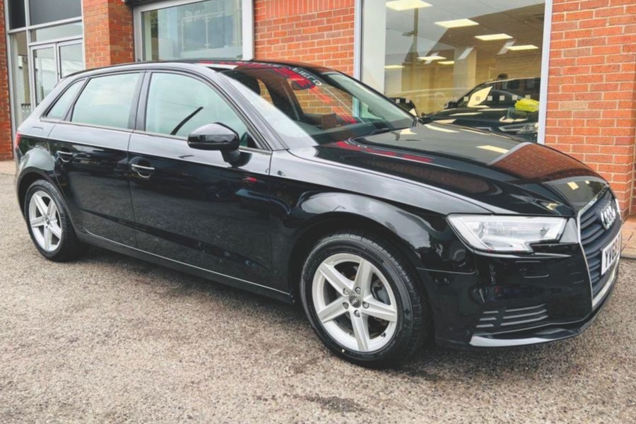 アウディA3 スポーツバック 1.5TFSI SEテクニック（3代目／2019年／英国仕様）